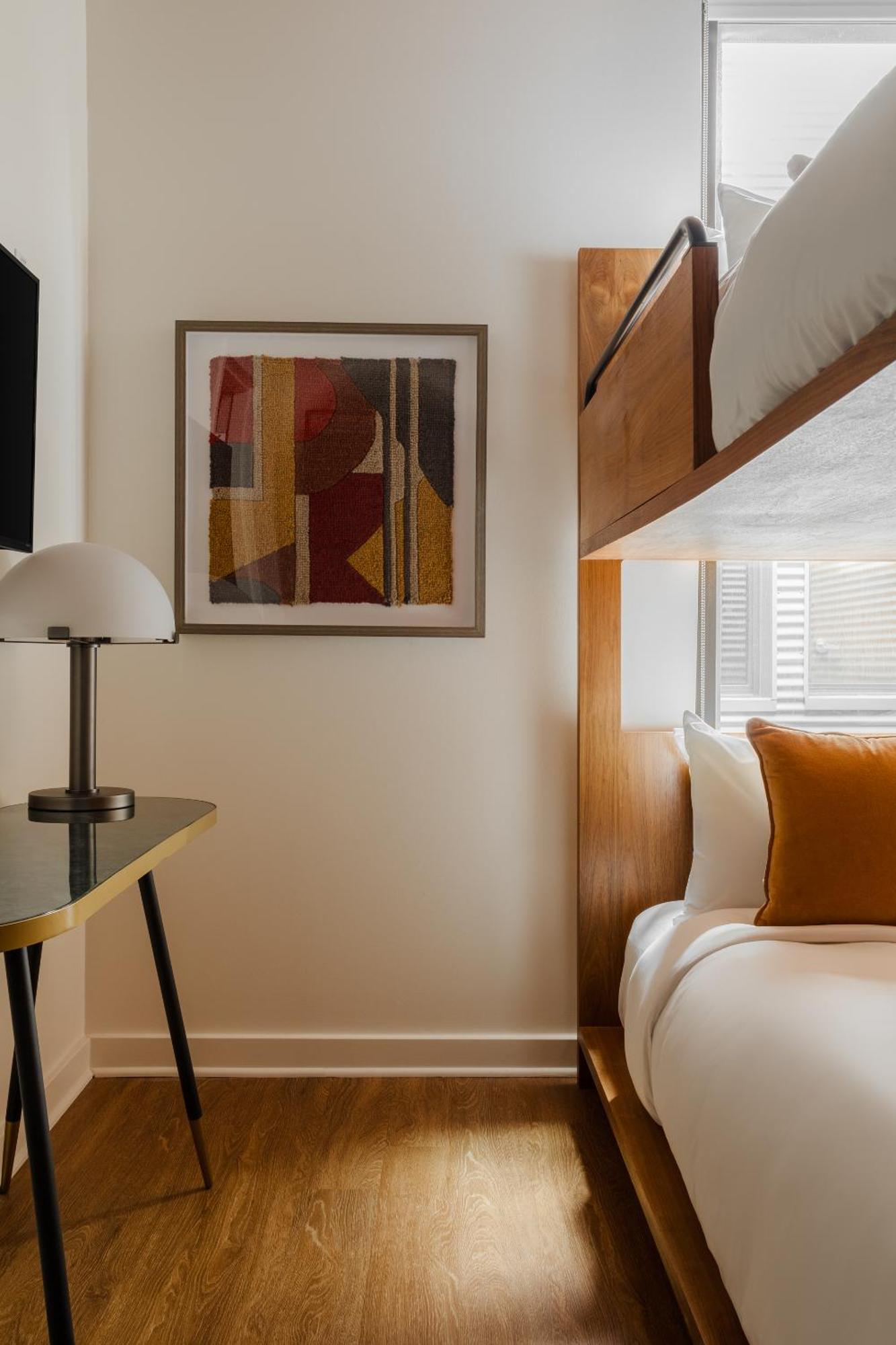 Found Hotel Chicago River North Екстериор снимка