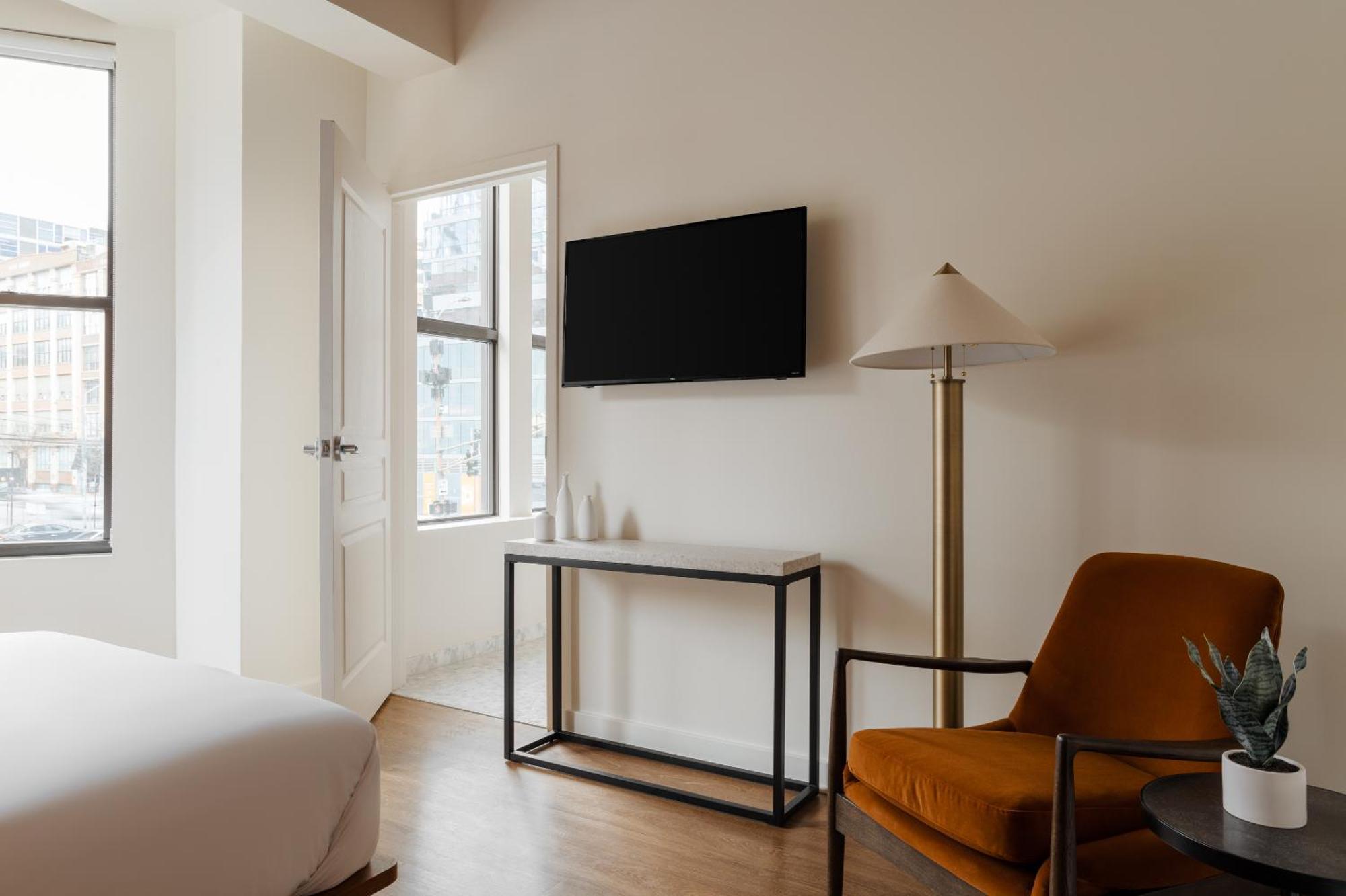 Found Hotel Chicago River North Екстериор снимка