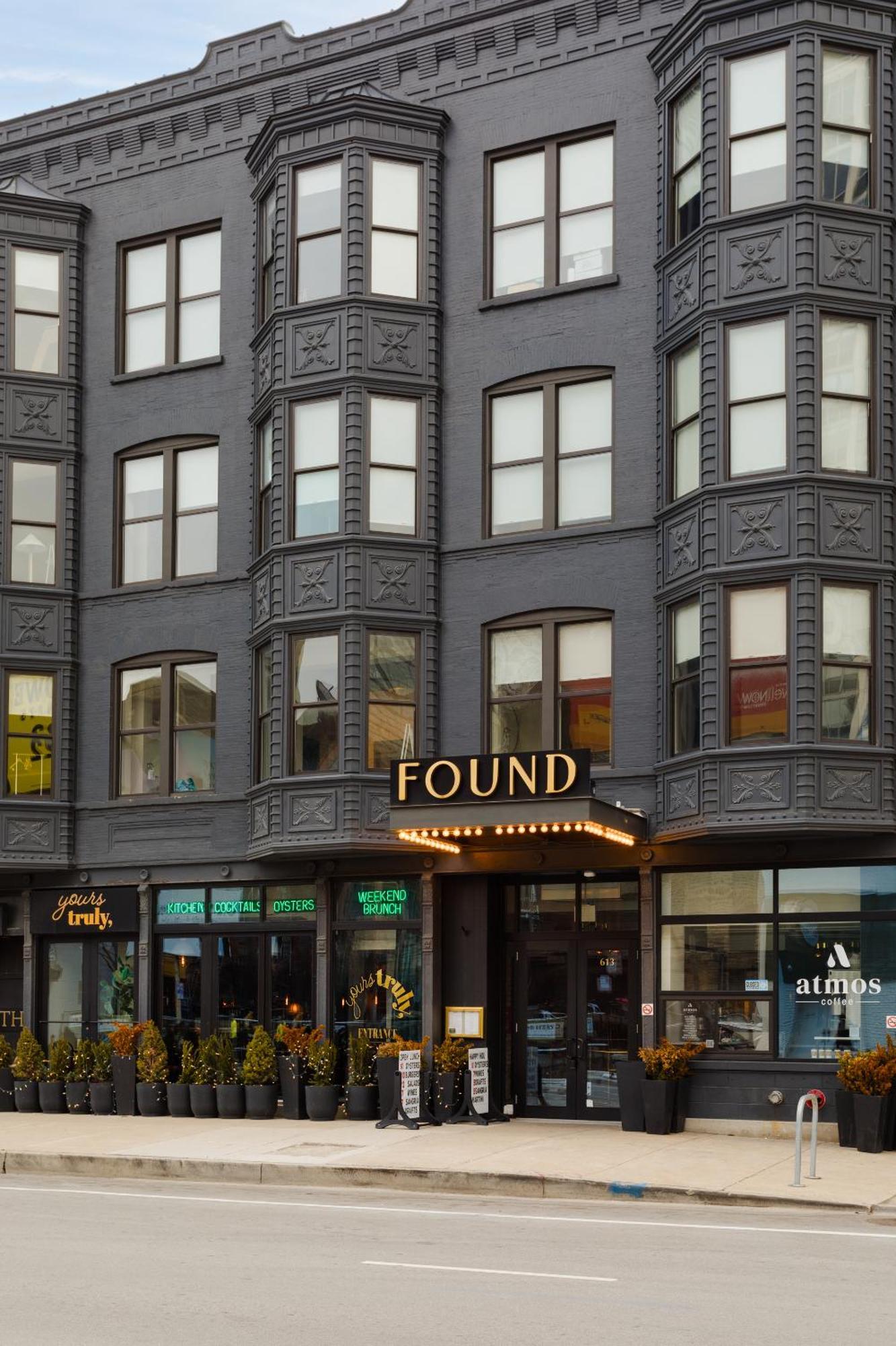 Found Hotel Chicago River North Екстериор снимка