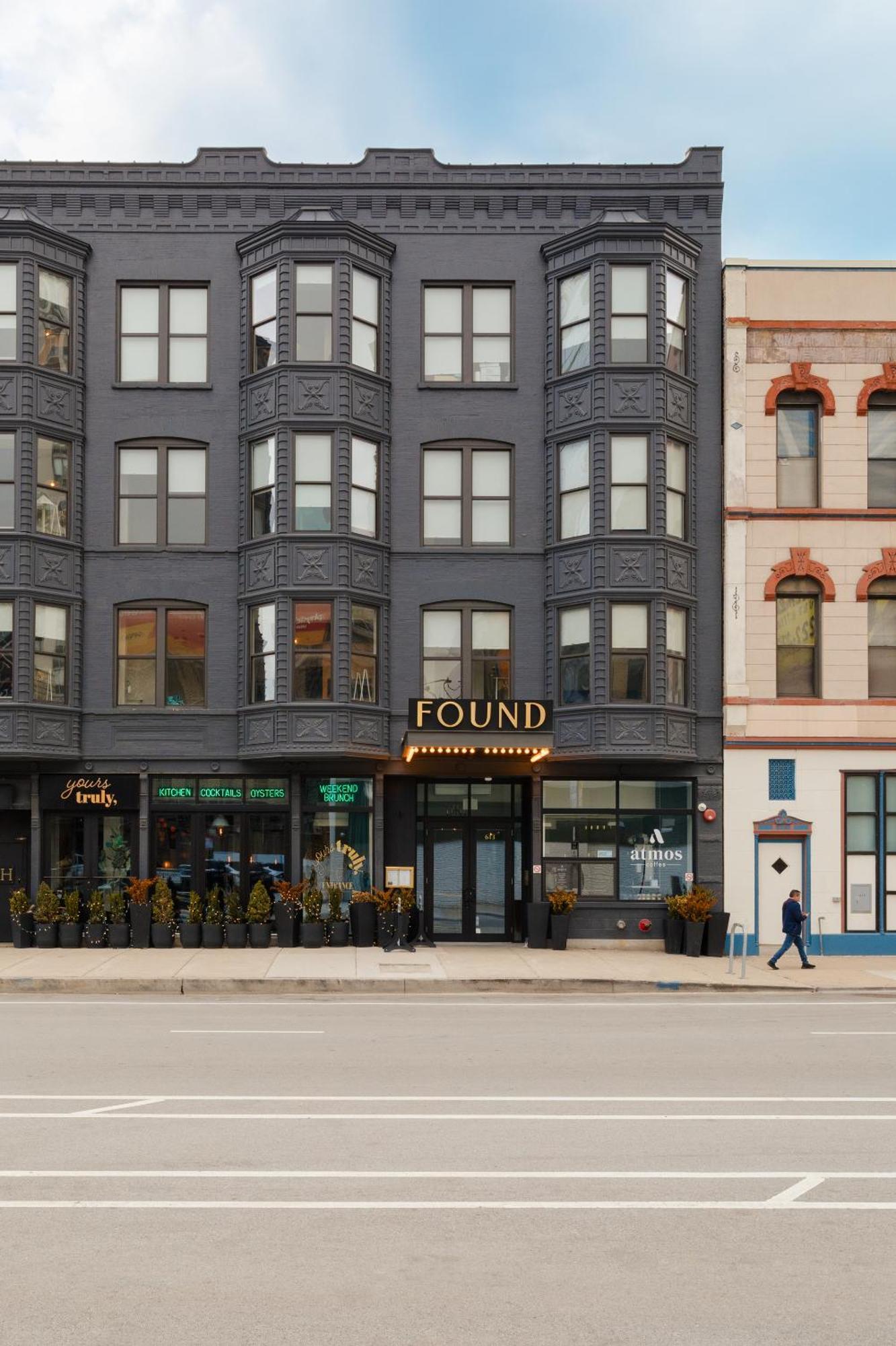 Found Hotel Chicago River North Екстериор снимка