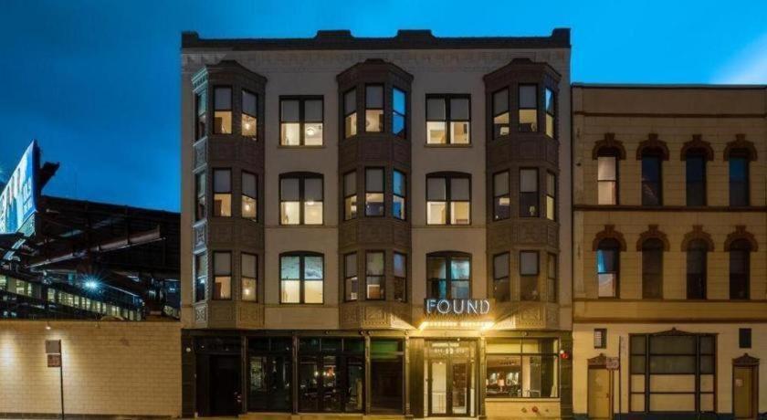 Found Hotel Chicago River North Екстериор снимка