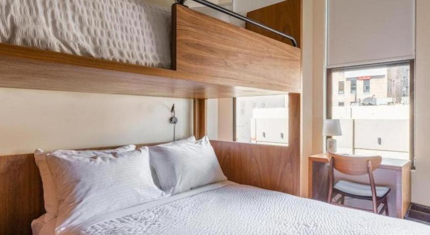 Found Hotel Chicago River North Екстериор снимка