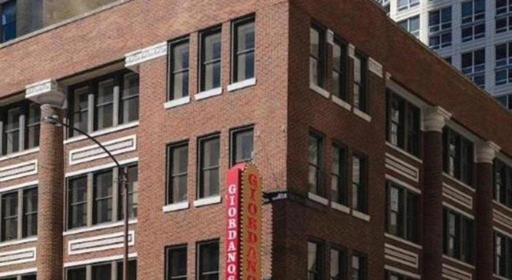 Found Hotel Chicago River North Екстериор снимка